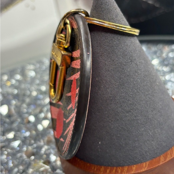 Louis Vuitton 2016 Limited Edition Monogram Jungle Dots Bag Charm EUC - Picture 9 of 9